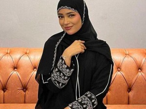 阿拉伯女人为啥身材好？秘密竟在于她们的传统服饰——Abaya